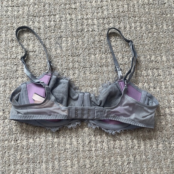 Victoria Secret Lace Bra - Picture 2 of 4